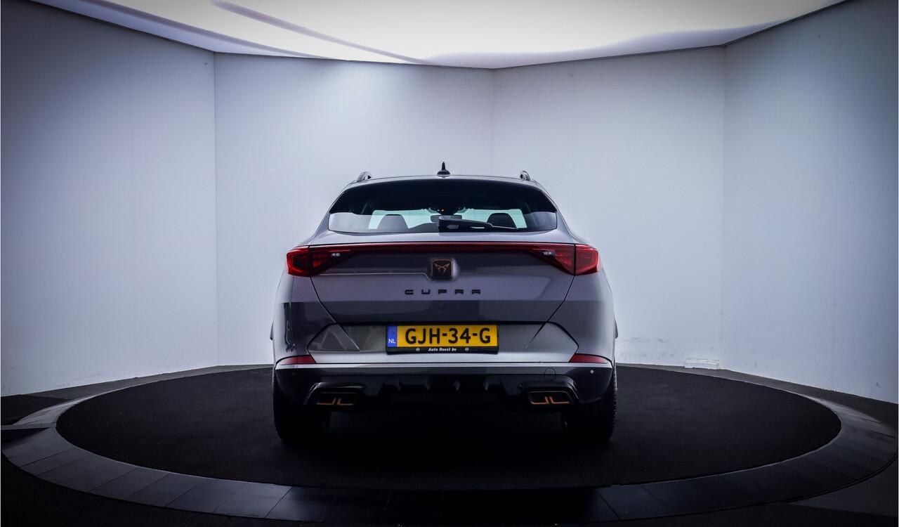 Cupra Formentor 1.4 e-Hybrid VZ Copper Edition FULL LED | CAMERA | SPORTSTOELEN | STUUR+STOELVERW | ACC | SFEERVERLICHTING | CARPLAY | LMV 19''