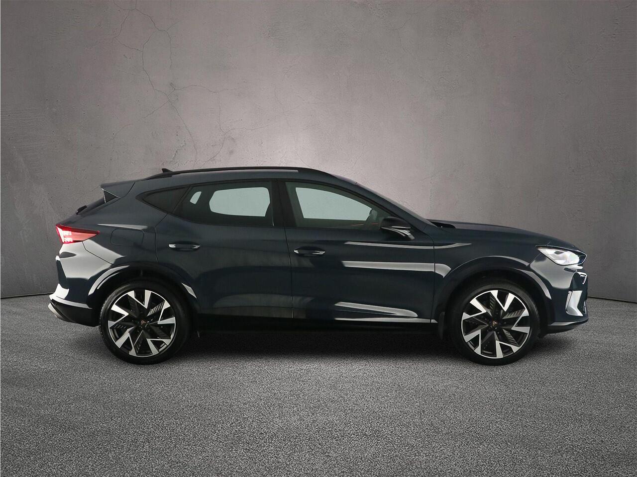 Cupra Formentor VZ Performance 1.5 TSI e-Hybrid 272pk DSG Automaat Trekhaak, Elektrische achterklep, Adaptive cruise control, Achteruitrijcamera, LED koplampen, Stuurwiel verwarmd