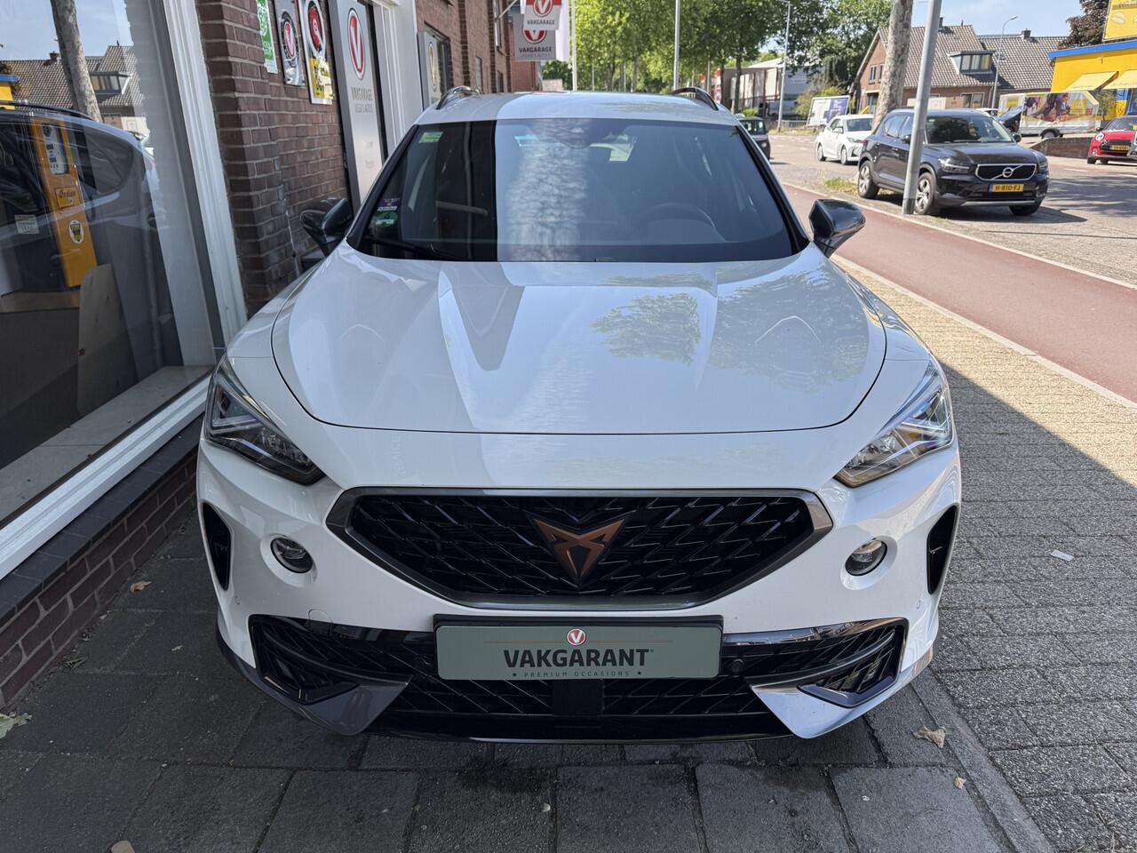 Cupra Formentor 1.4 e-Hybrid VZ Performance | 245 pk / 180Kw gecombineerd | verwarmde stoelen + stuurwiel | half leder bekleding | Apple Carplay/Android Auto |