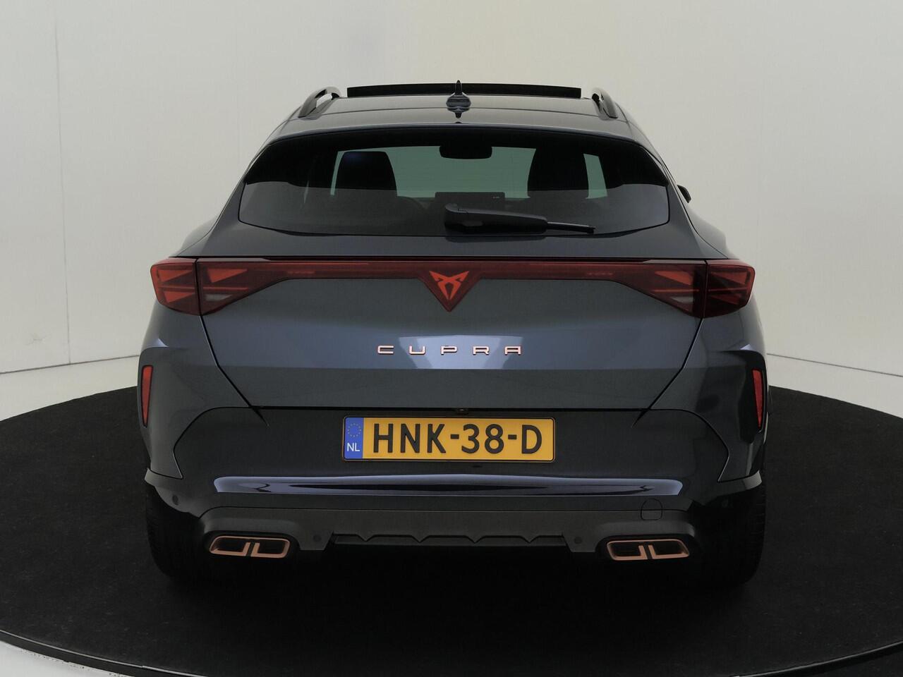 Cupra Formentor 1.5 TSI e-Hybrid Business | Panoramadak | Cupra mode | Keyless | 360 camera | Parkeerassistent | Dodehoek detectie | CarPlay | Sfeerverlichting |