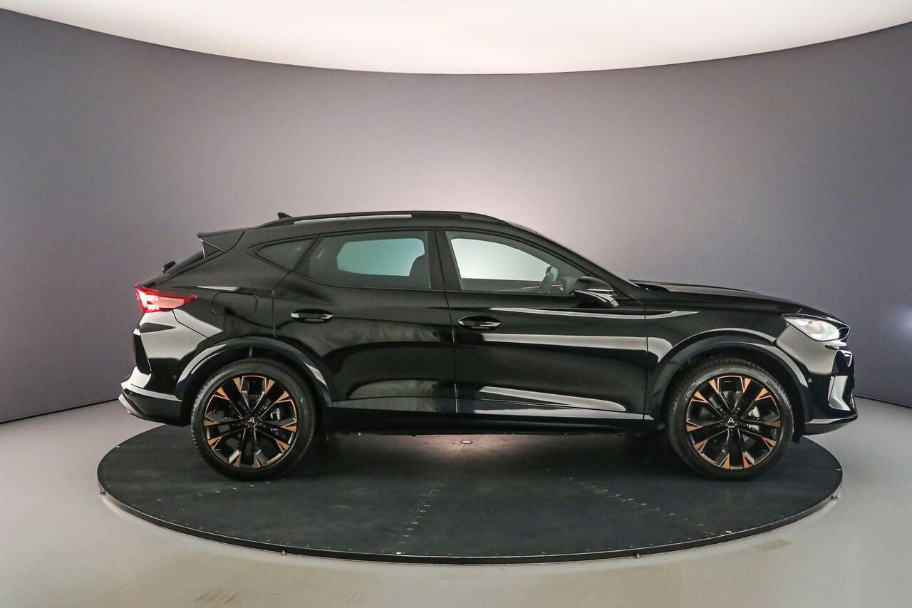 Cupra Formentor Business 1.5 TSI eHybrid 204pk DSG Automaat Panoramadak, Elektrische achterklep, Adaptive cruise control, 360 camera, Achteruitrijcamera, Stuurwiel verwarmd, Navigatie