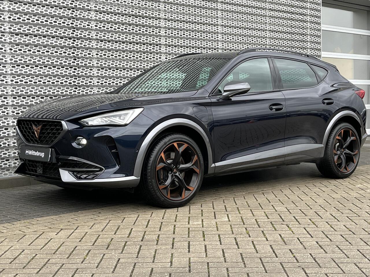 Cupra Formentor 1.4 e-Hybrid 245PK VZ Black Edition / Panoramadak / Lederen Bekleding / Memory Seat / Achteruitrijcamera / Stuur + Stoelverwarming **