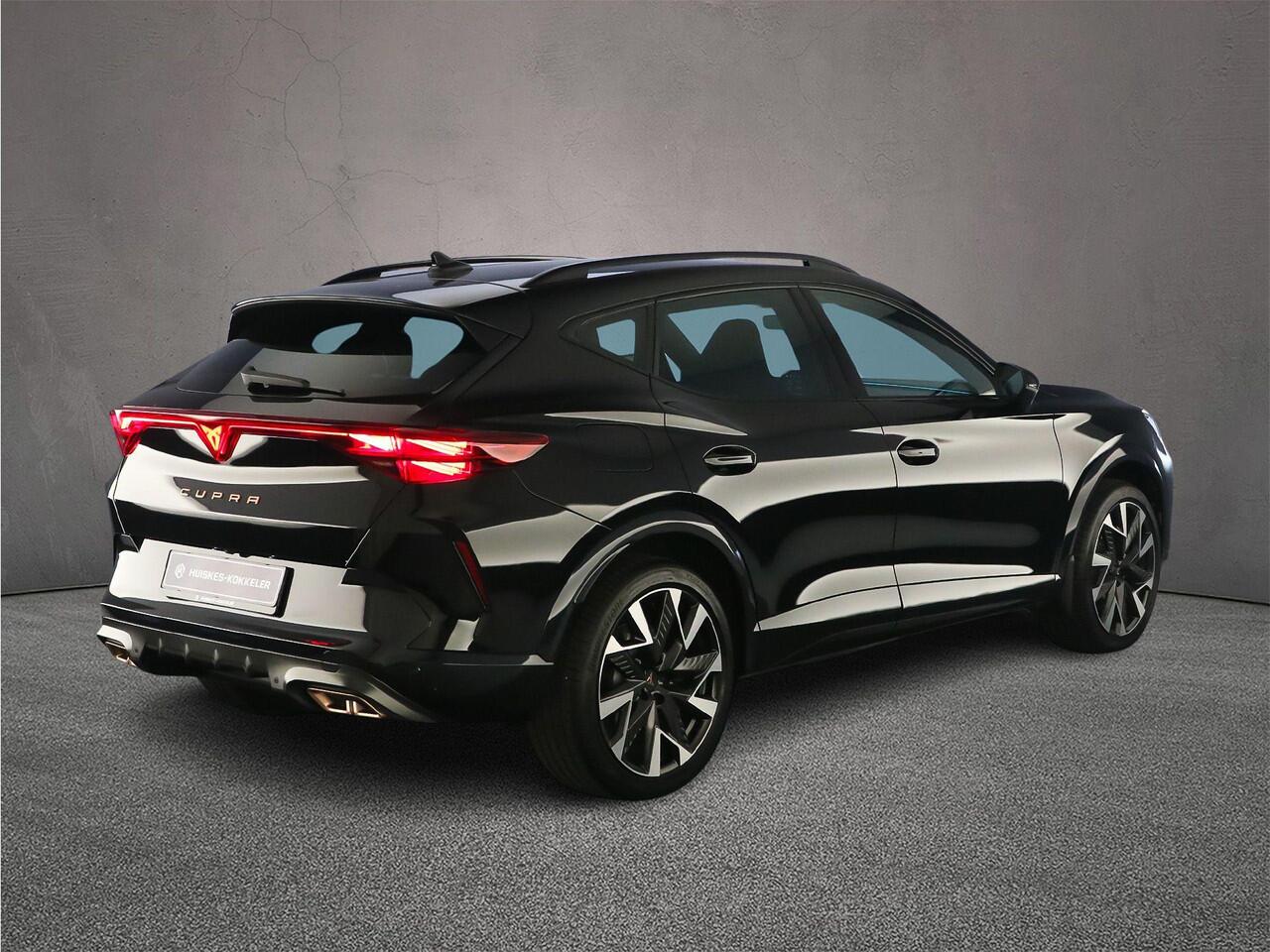 Cupra Formentor VZ Performance 1.5 TSI e-Hybrid 272pk DSG Automaat Trekhaak, Adaptive cruise control, Achteruitrijcamera, Elektrische achterklep, Stuurwiel verwarmd