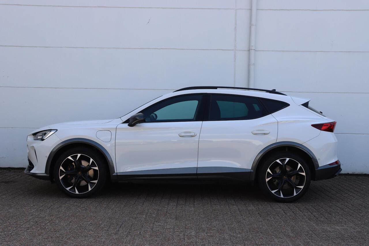 Cupra Formentor 1.4 e-Hybrid VZ Performance 245pk DSG6 | Pano | Camera | Kuipstoelen