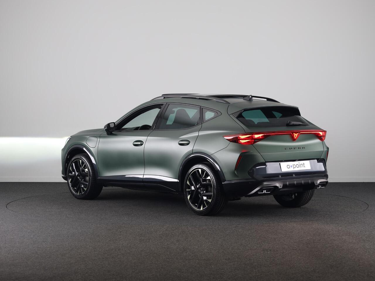 Cupra Formentor 1.5 TSI e-Hybrid VZ Tribe Edition 272PK | Exclusieve Uitvoering | Panoramadak | Trekhaak | 19 inch | Matrix Koplampen | Matte Lak |