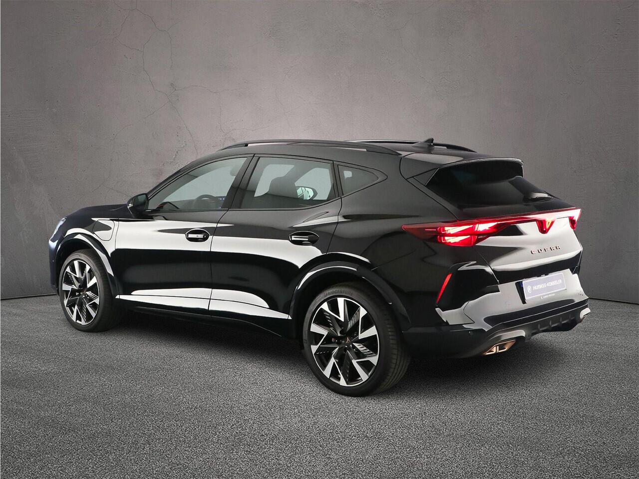 Cupra Formentor Business 1.5 TSI eHybrid 204pk DSG Automaat Panoramadak, Adaptive cruise control, Navigatie, Elektrische achterklep, 360 camera, Achteruitrijcamera, LED verlichting