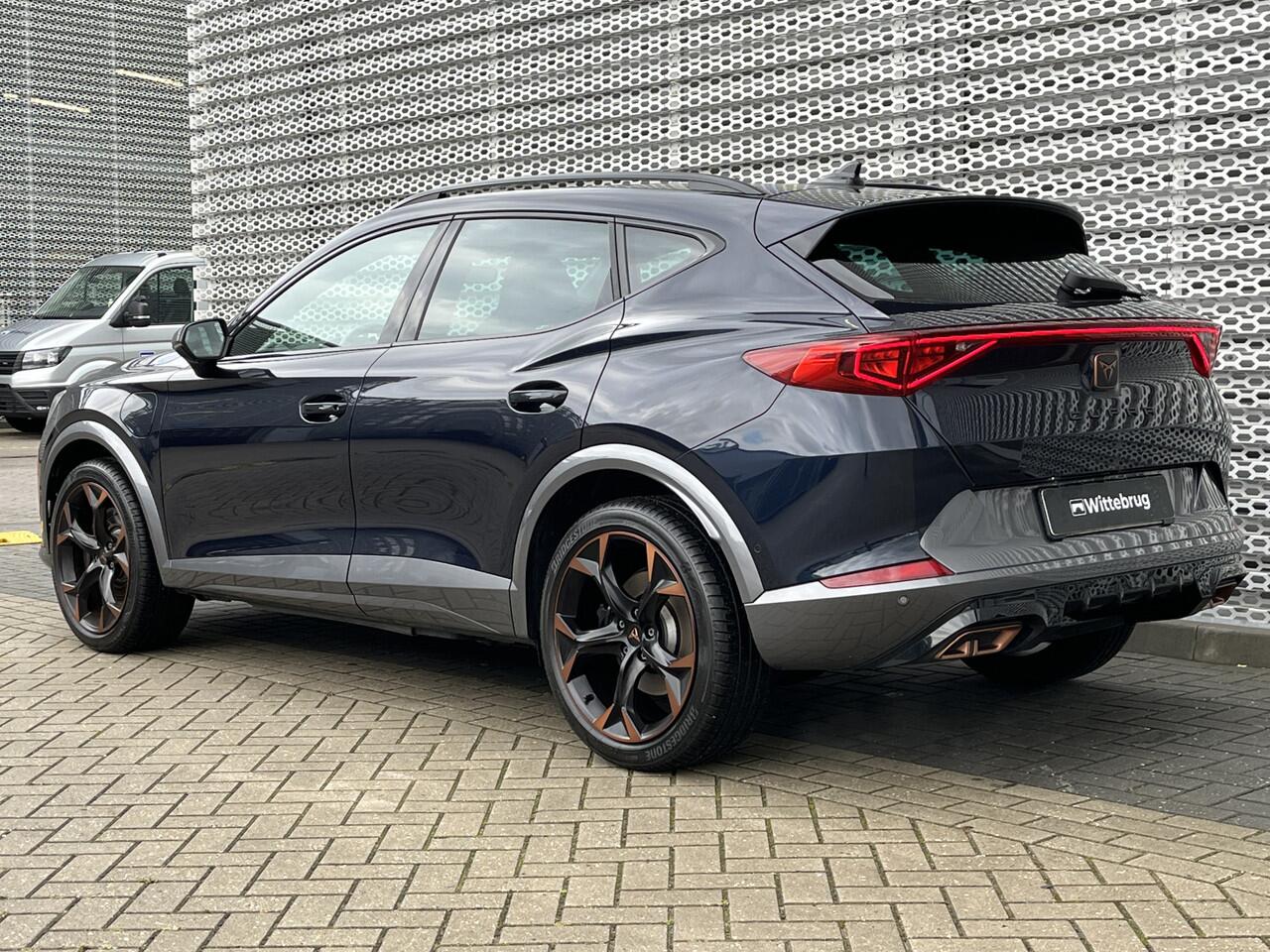 Cupra Formentor 1.4 e-Hybrid 245PK VZ Black Edition / Panoramadak / Lederen Bekleding / Memory Seat / Achteruitrijcamera / Stuur + Stoelverwarming **
