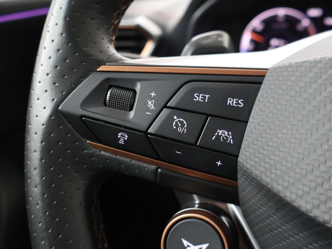 Cupra Formentor 1.4 e-Hybrid VZ Performance | 245 PK | SoH 94% | Panoramadak | Stoelverwarming | Elek. achterklep |