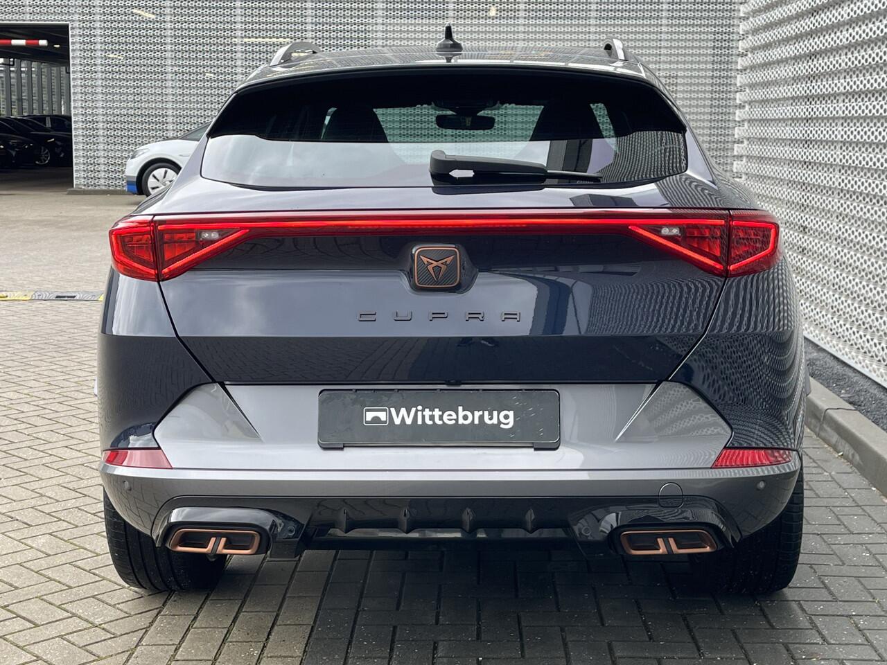 Cupra Formentor 1.4 e-Hybrid 245PK VZ Black Edition / Panoramadak / Lederen Bekleding / Memory Seat / Achteruitrijcamera / Stuur + Stoelverwarming **