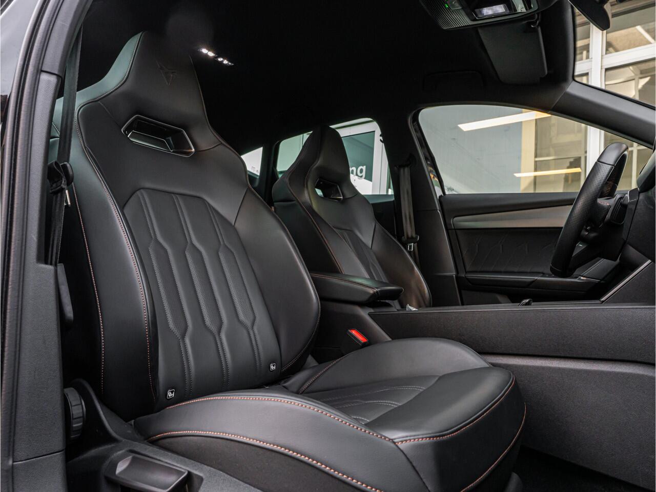 Cupra Formentor 1.4 e-Hybrid VZ Performance SPORTSTUUR ELEK VOL LEDER SCHAALSTOELEN CAMERA 19 INCH BLACK OPTIC