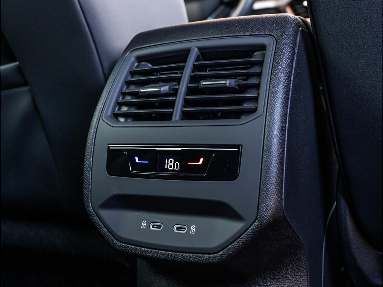 Cupra Formentor 1.4 e-Hybrid VZ Performance SCHAALSTOELEN CAMERA 19 INCH BLACK OPTIC