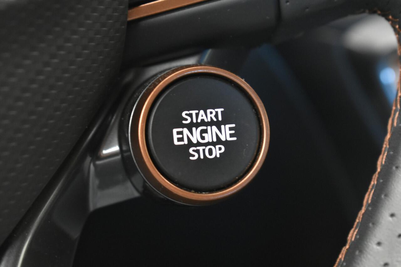 Cupra Formentor 1.4 e-Hybrid VZ PHEV 245Pk Cupraknop EL aKlep Sport MemSeats Winterpack Virtual Performance