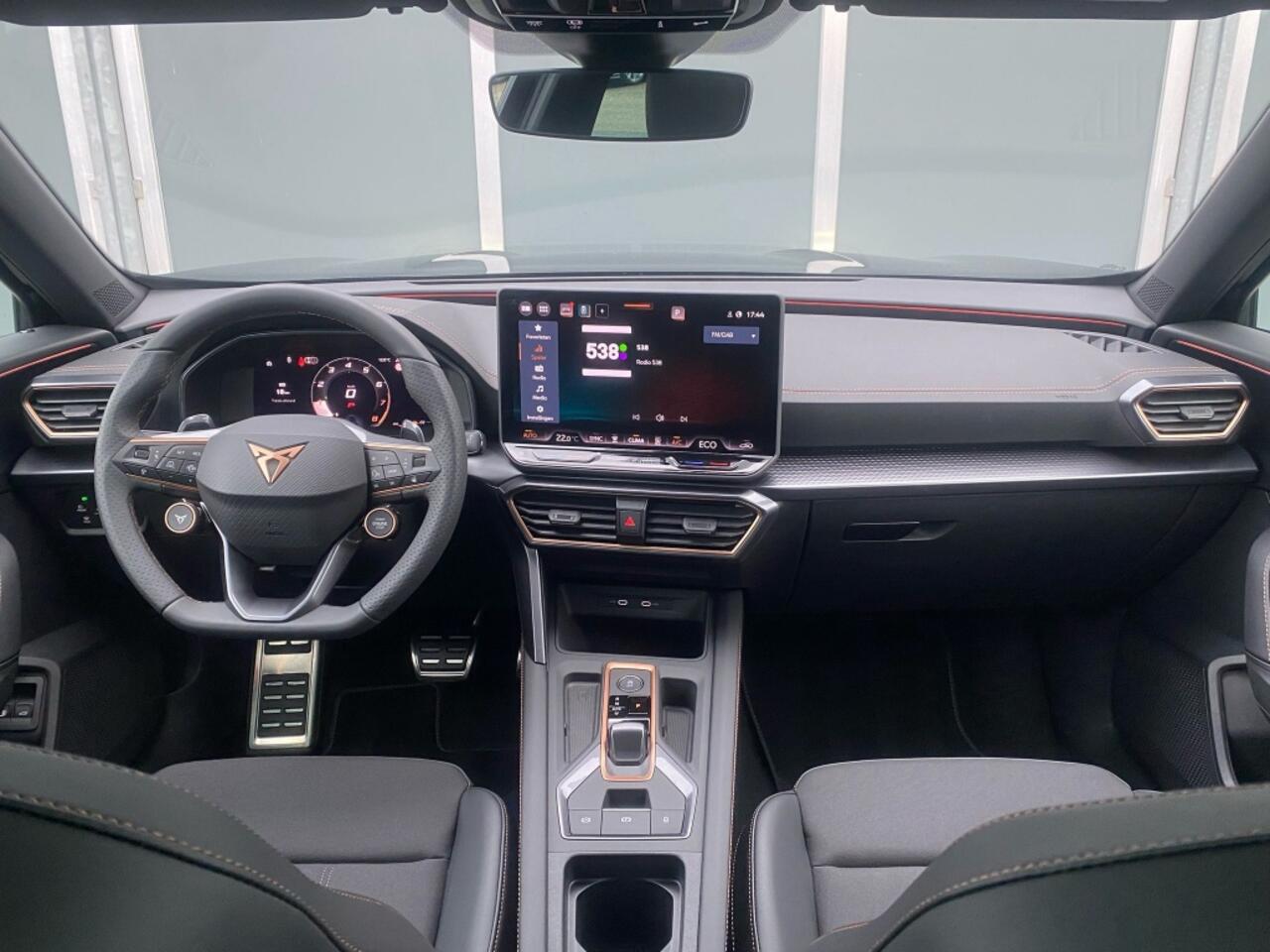 Cupra Formentor 1.5 TSI e-Hybrid Business | New Model | Pano | 19" Sandstorm Cop