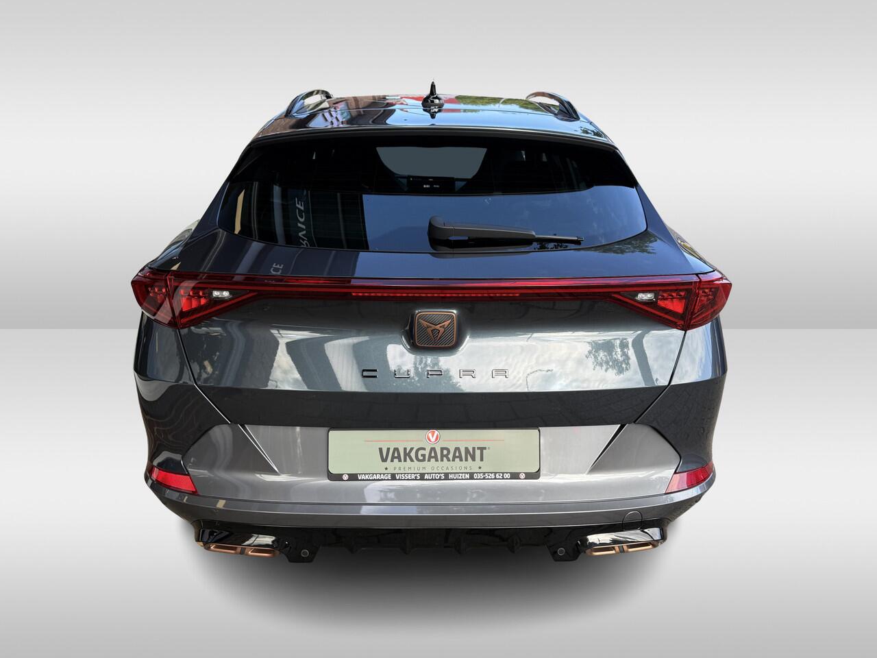 Cupra Formentor 1.4 e-Hybrid VZ Performance copper | 245 pk / 180Kw gecombineerd | elektrische trekhaak | verwarmde stoelen + stuurwiel | half leder bekleding | Apple Carplay/Android Auto |