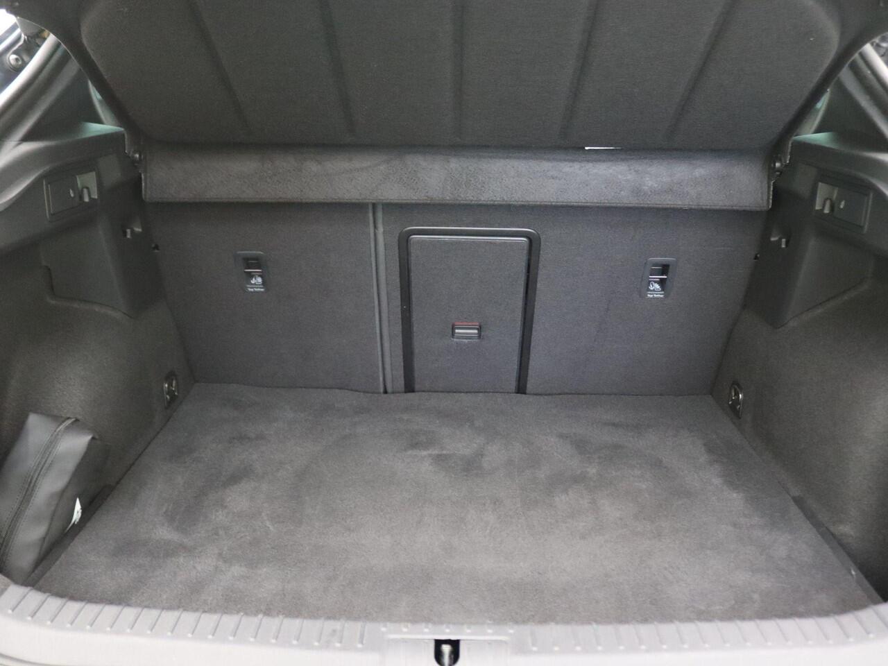 Cupra Formentor 1.4 e-Hybrid VZ Performance 245PK DSG SOH 92%, Pano-Schuifdak, Trekhaak, Keyless, Side Assist, Achteruitrijcamera, Stoel-Stuurverwarming, Adaptieve Cruise Control, 19" LM Velgen