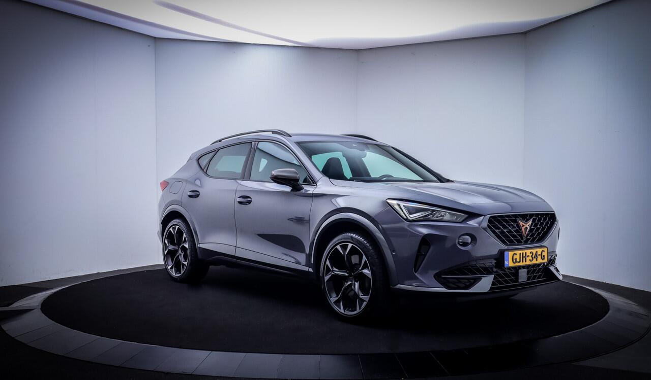 Cupra Formentor 1.4 e-Hybrid VZ Copper Edition FULL LED | CAMERA | SPORTSTOELEN | STUUR+STOELVERW | ACC | SFEERVERLICHTING | CARPLAY | LMV 19''