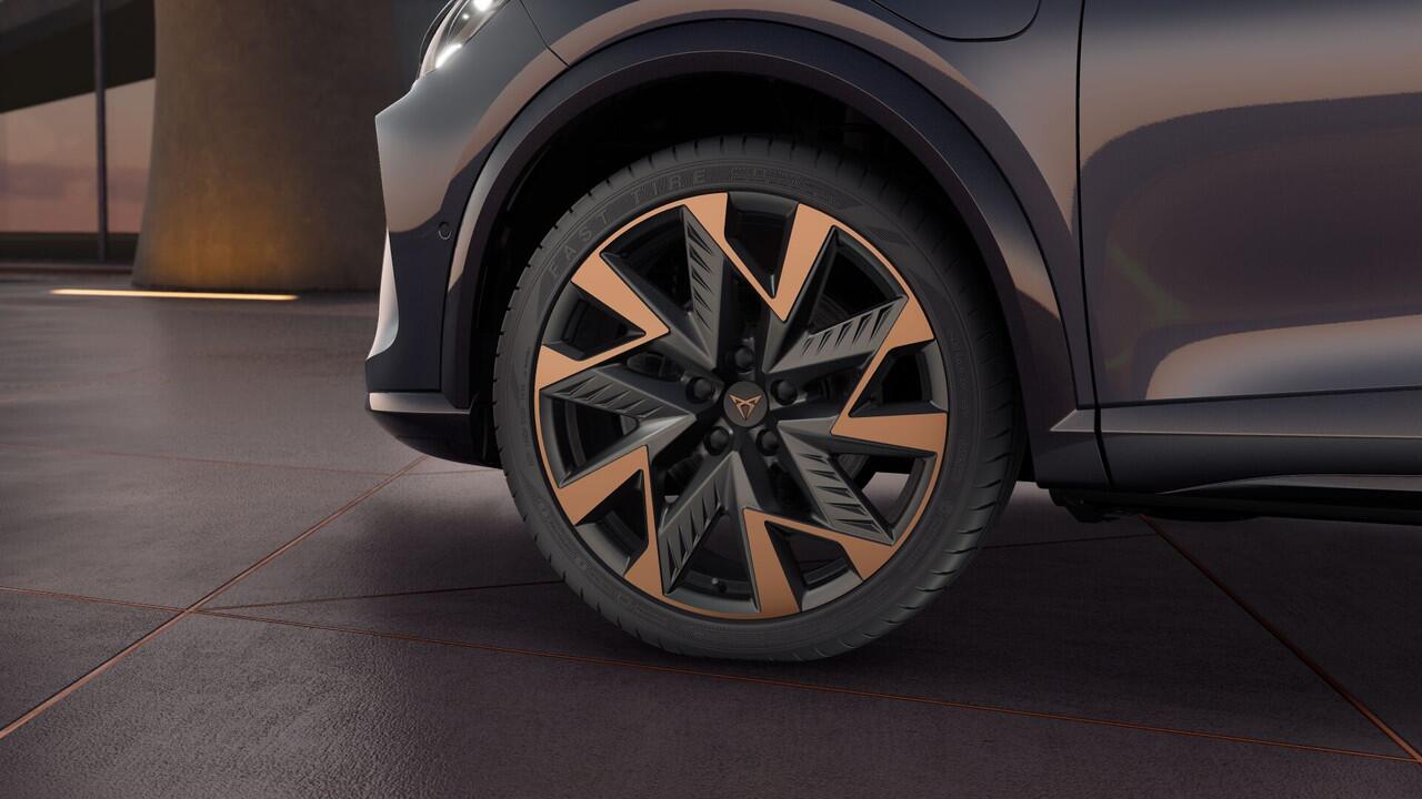 Cupra Formentor 1.5 TSI e-Hybrid 204 6DSG Business | Achteruitrijcamera | Digitaal instrumentenpaneel (Virtual Cockpit) | Draadloze Apple CarPlay(TM), Android Auto(TM)