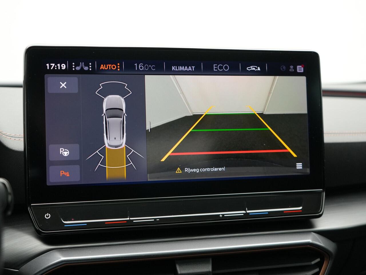 Cupra Formentor 1.4 e-Hybrid VZ Copper Edition Plug In Hybrid 245pk Dealer O.H. PHEV | Panodak | Adaptive Cruise | Keyless | Sportstoelen Verwarmd | Virtual | 19"L.M | Sfeerverlichting |