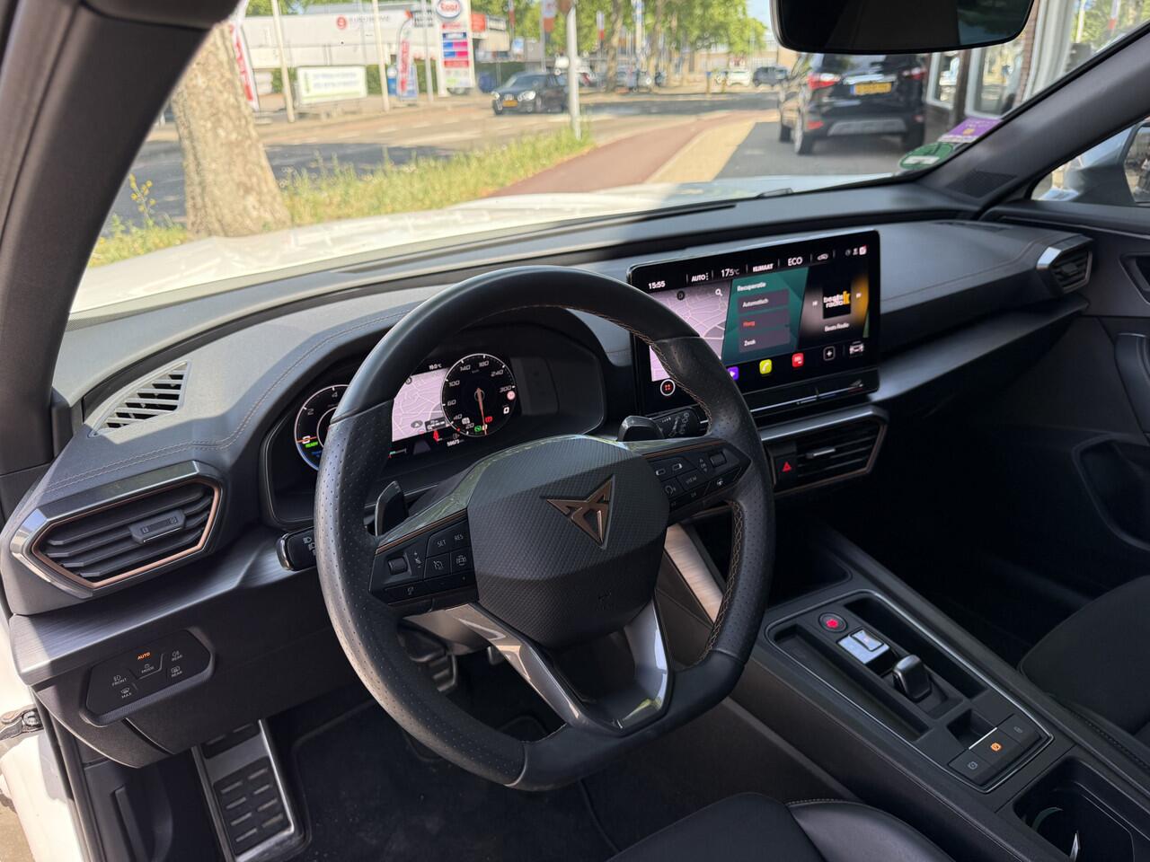 Cupra Formentor 1.4 e-Hybrid VZ Performance | 245 pk / 180Kw gecombineerd | verwarmde stoelen + stuurwiel | half leder bekleding | Apple Carplay/Android Auto |