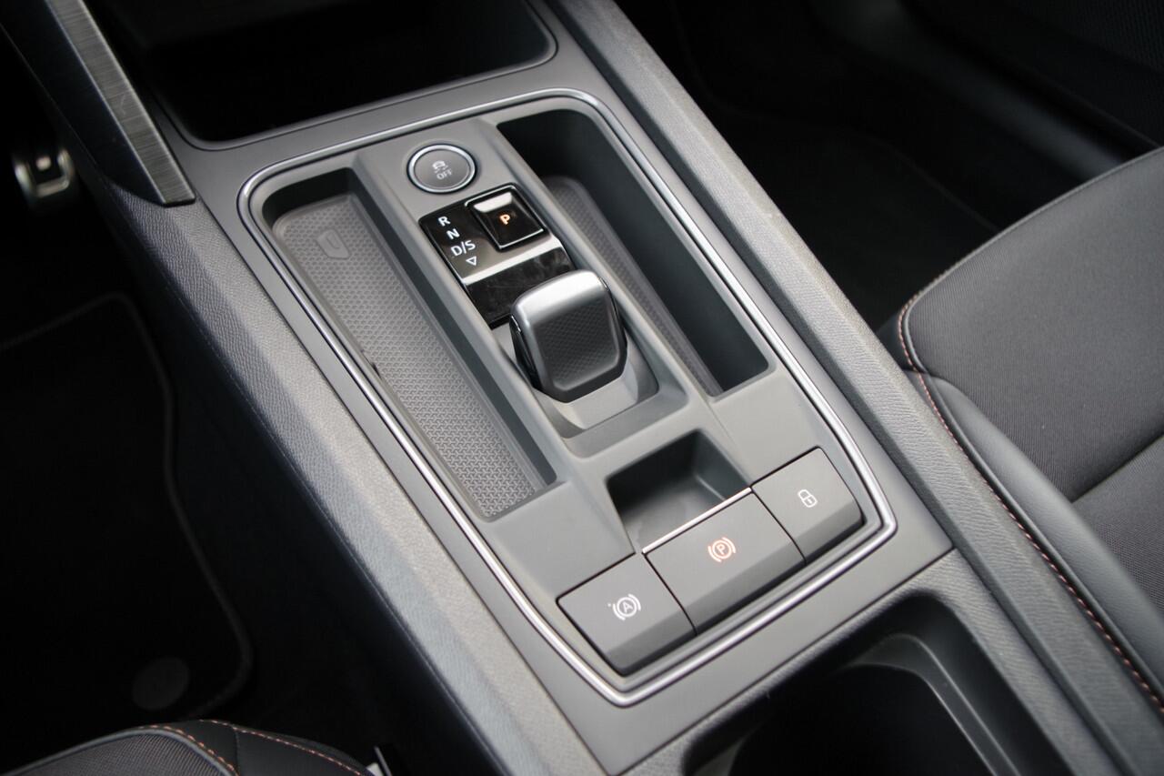 Cupra Formentor 1.4 e-Hybrid 245 PK VZ Copper Edition PHEV, Panoramadak, Kuipstoelen, Carplay, Camera