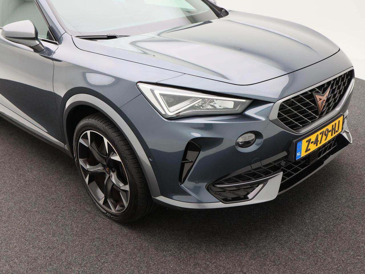 Cupra Formentor 1.4 e-Hybrid 245 Pk Automaat VZ Performance | Panoramadak | Trekhaak | Adaptive Cruise | Elektrische Achterklep | Camera | Stuur Verwarming | Carplay | 19 Inch