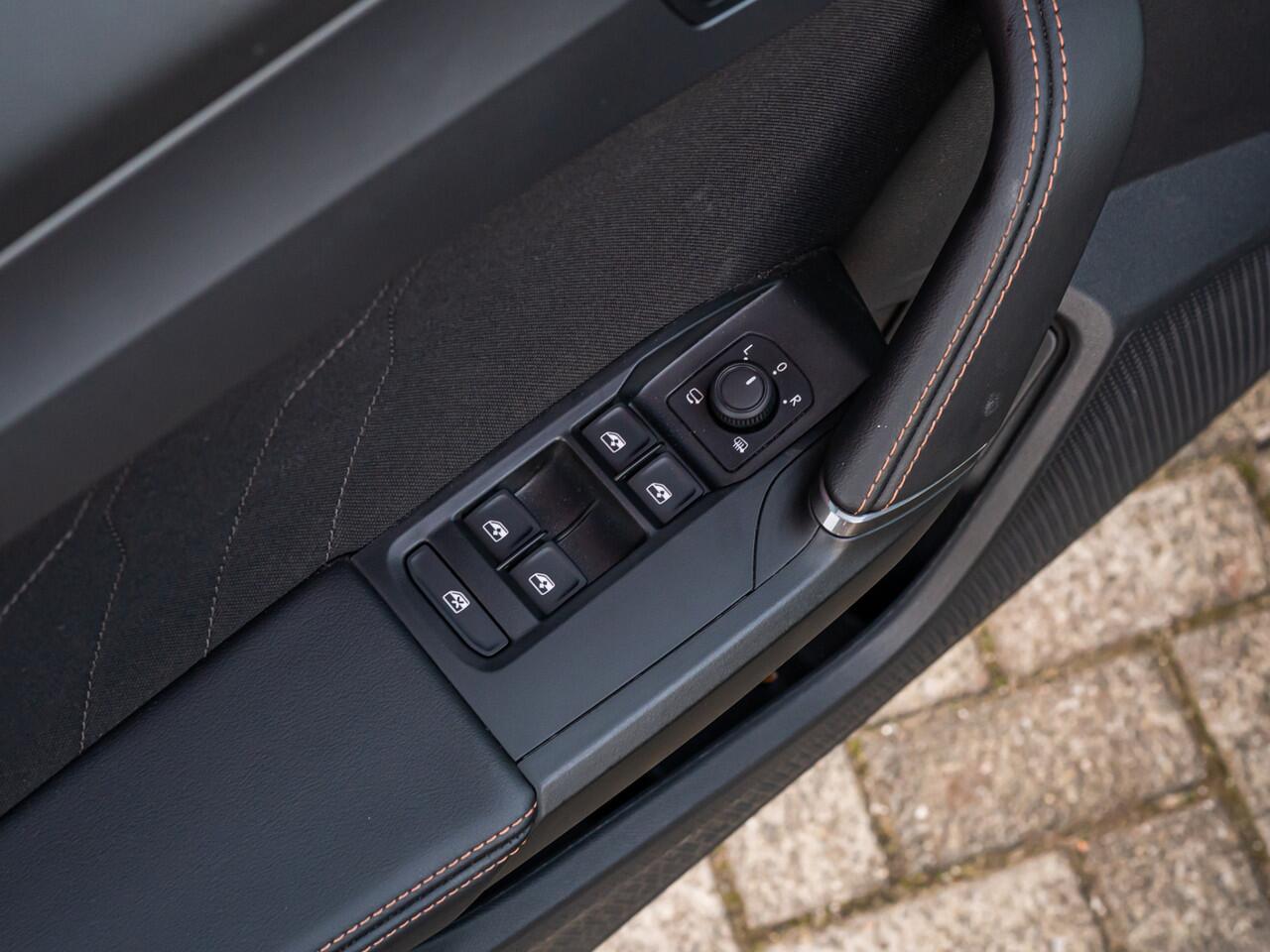 Cupra Formentor 1.5 TSI e-Hybrid Business SPORTSTUUR CAMERA 18 INCH BLACK OPTIC