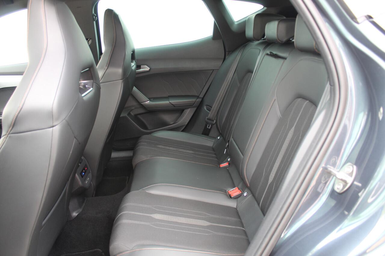 Cupra Formentor 2.0 TSI 4DRIVE 310pk Sport stoelen l Adaptief cruise control l Stoel + Stuur verwarming l 360 sensoren + achterruit camera l automatisch parkeren