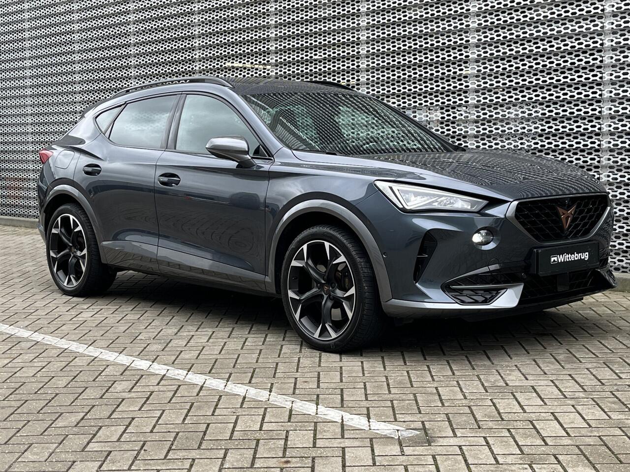 Cupra Formentor 1.4 e-Hybrid 245PK VZ Black Edition / Panoramadak / Lederen Bekleding / Memory Seat / Zwenkbare Trekhaak / 360 Camera / Elektrische Achterklep **