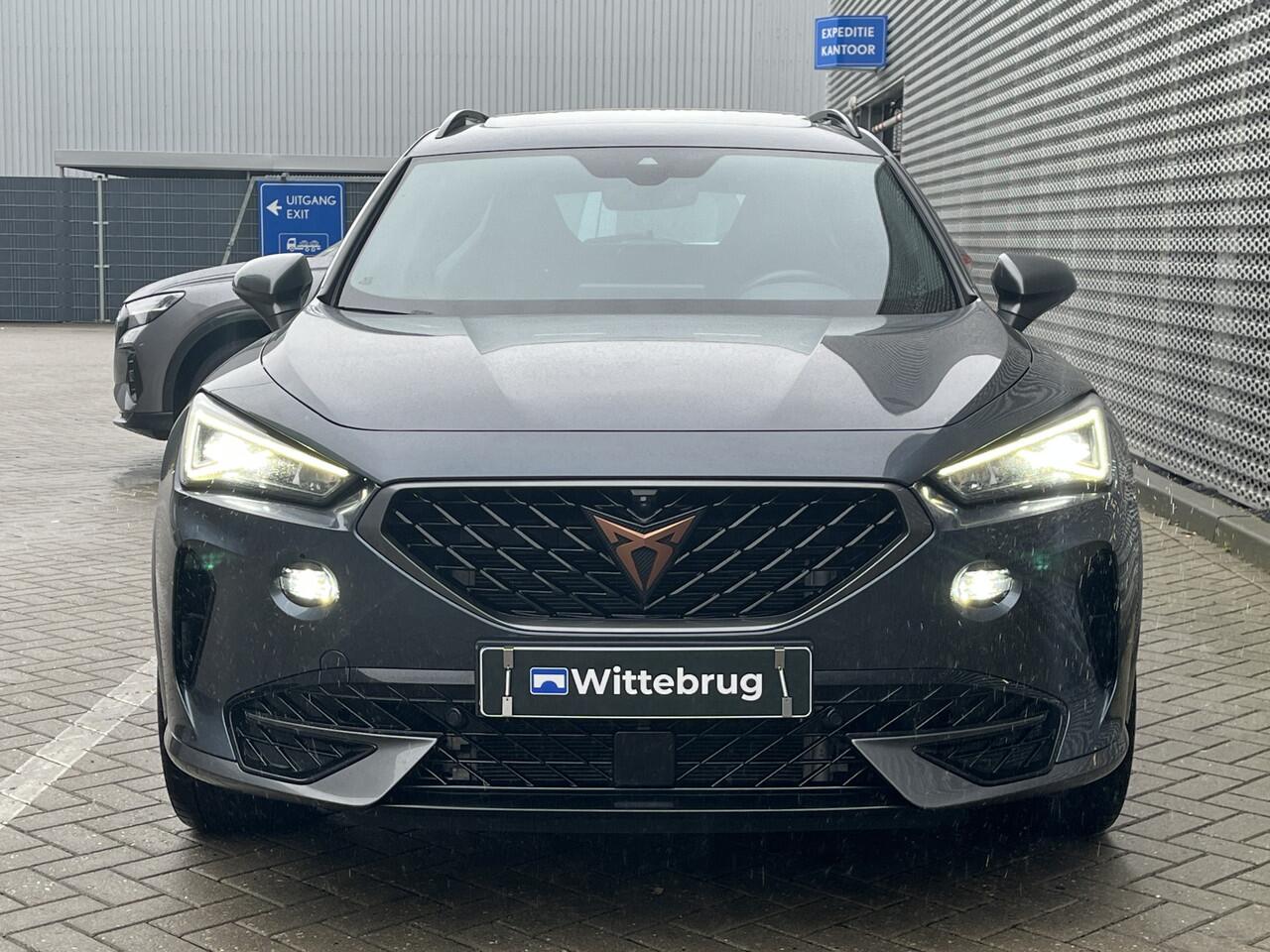 Cupra Formentor 1.4 e-Hybrid 245PK DSG Performance / Fabrieksgarantie tot 2028 of 80000km / Panoramadak / Memory Seat / Supersport stuur / 360 Camera / Elek Achterklep / Dode Hoek / 19"LMV **