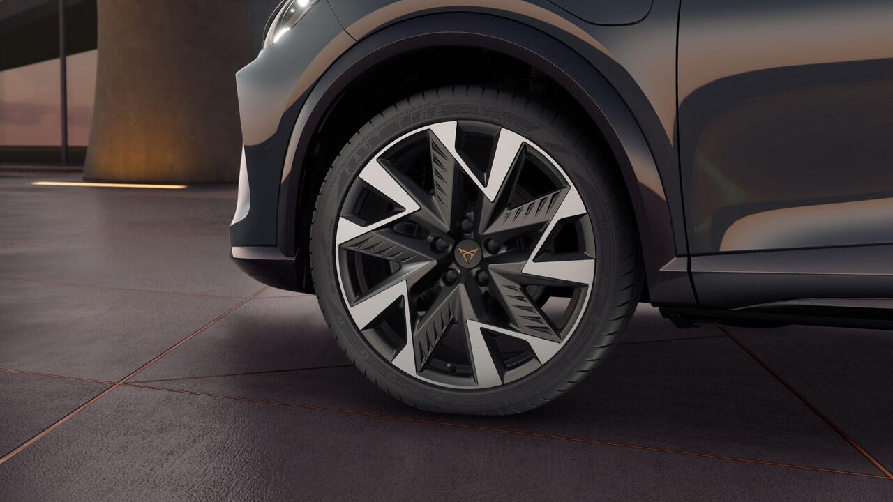 Cupra Formentor 1.5 TSI e-Hybrid 204 6DSG Business | Achteruitrijcamera | Digitaal instrumentenpaneel (Virtual Cockpit) | Draadloze Apple CarPlay(TM), Android Auto(TM)