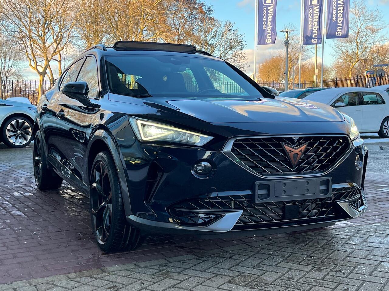 Cupra Formentor 1.4 e-Hybrid 245PK VZ Performance / Kuipstoelen / Panoramadak / Elec trekhaak / App. connect / 360 camera / 19'' LMV