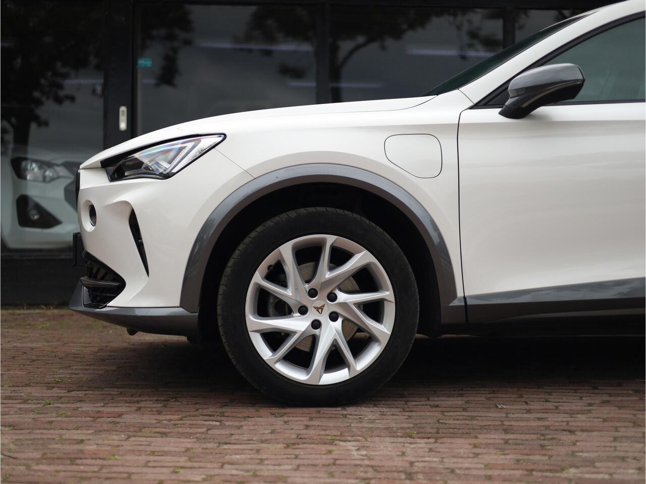 Cupra Formentor 1.4 TSI e-Hybrid Essential Stuurverwarming | Applecarplay |