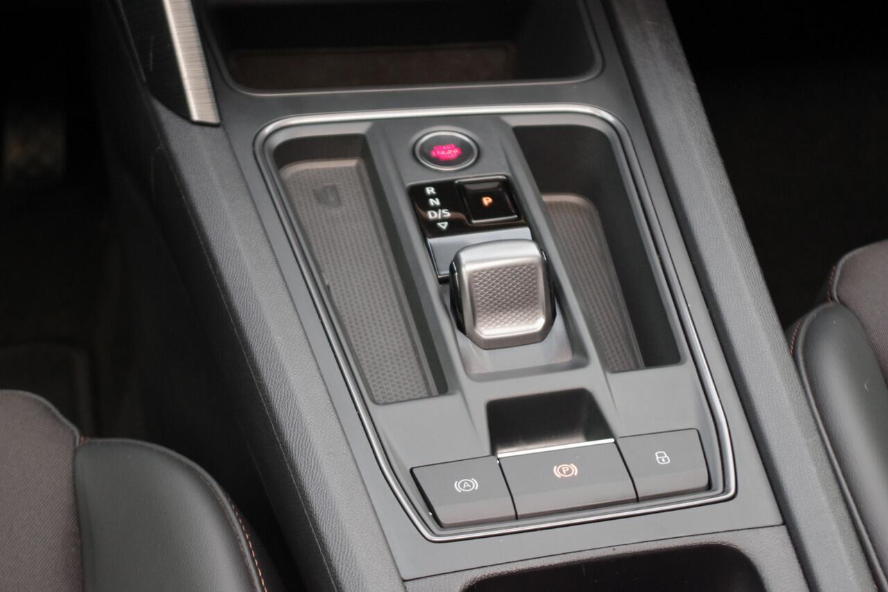 Cupra Formentor 1.4 e-Hybrid 204 PK Performance PHEV, Panoramadak, Winterpakket, Camera, Carplay