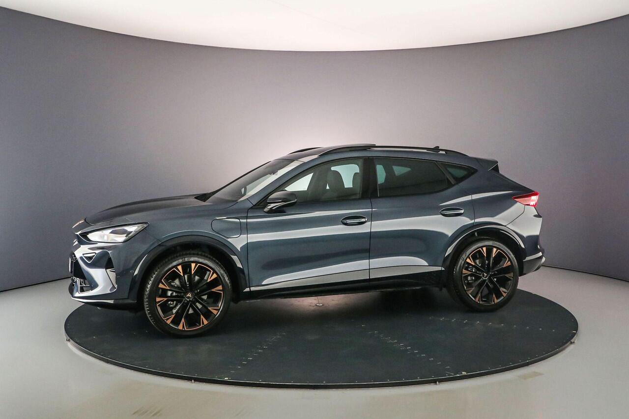 Cupra Formentor Business 1.5 TSI eHybrid 204pk DSG Automaat Panoramadak, Elektrische achterklep, 360 camera, Navigatie, Achteruitrijcamera, Stuurwiel verwarmd