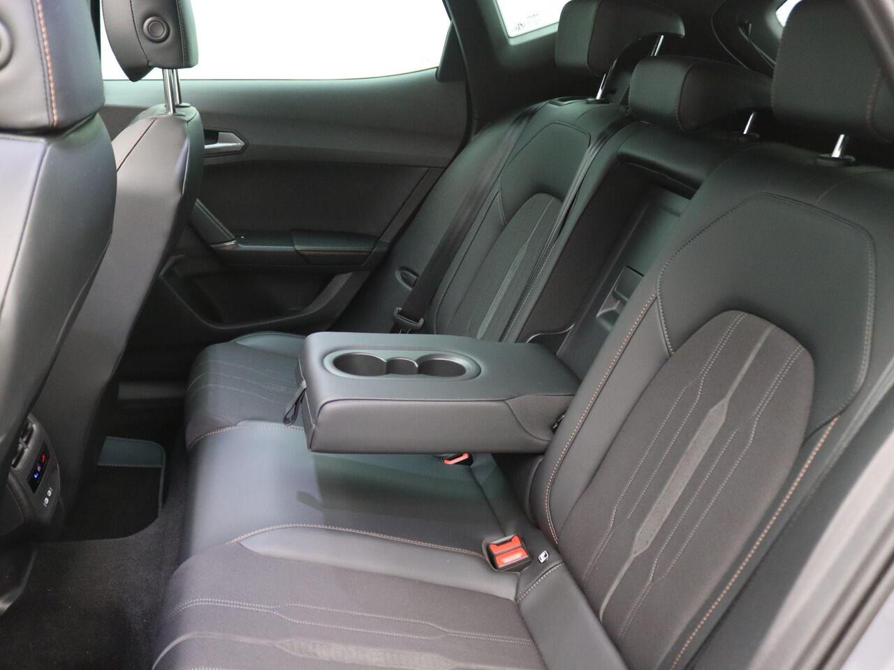 Cupra Formentor 1.4 e-Hybrid Performance 204PK DSG Pano-Schuifdak, Full led, Adaptieve Cruise Controle, Achteruitrijamera, Keyless, Stoel-Stuurverwarming, Elektr. Achterklep, 19" LM Velgen