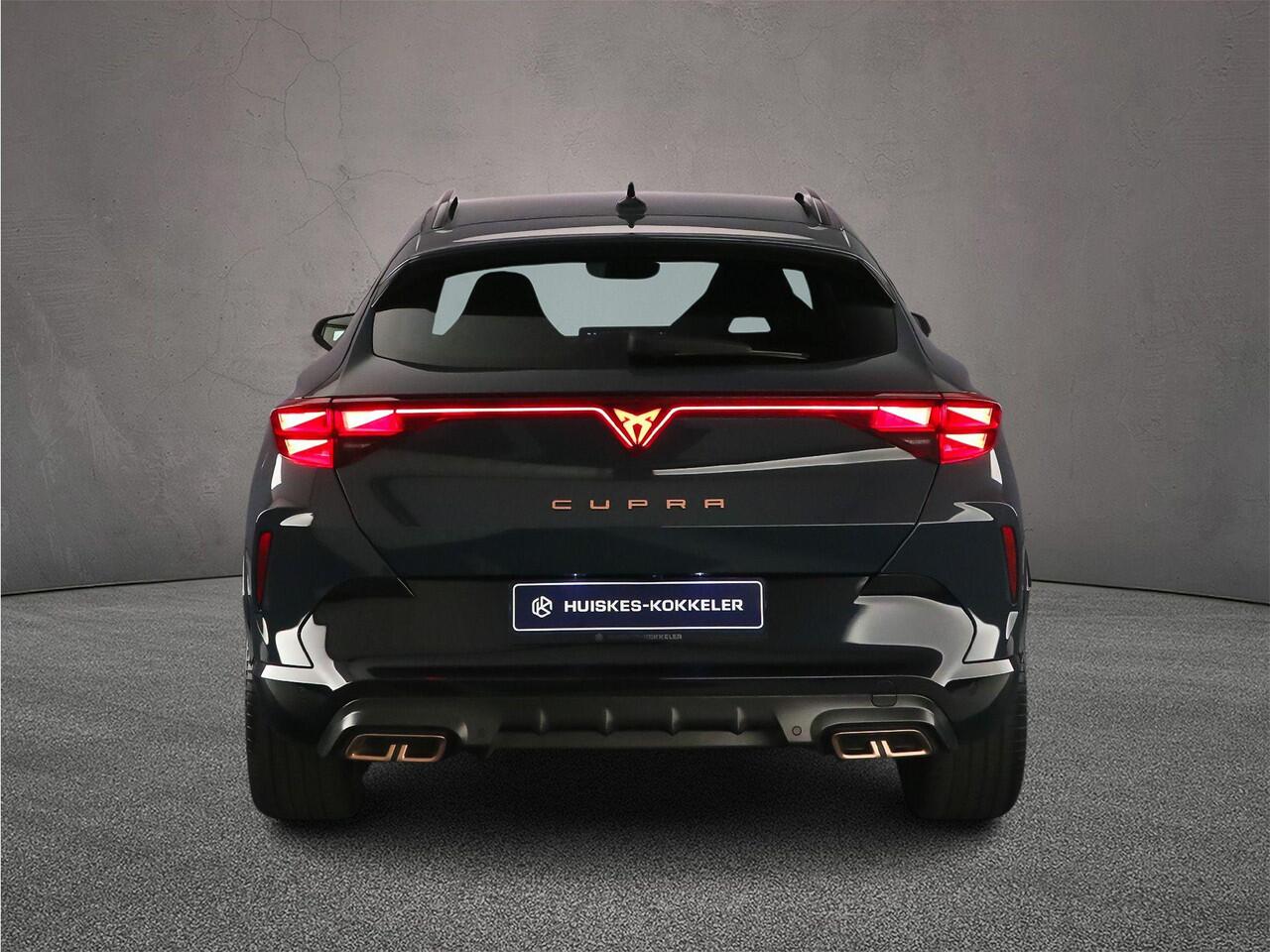 Cupra Formentor VZ Performance 1.5 TSI e-Hybrid 272pk DSG Automaat Trekhaak, Elektrische achterklep, Adaptive cruise control, Navigatie, Achteruitrijcamera, Stuurwiel verwarmd