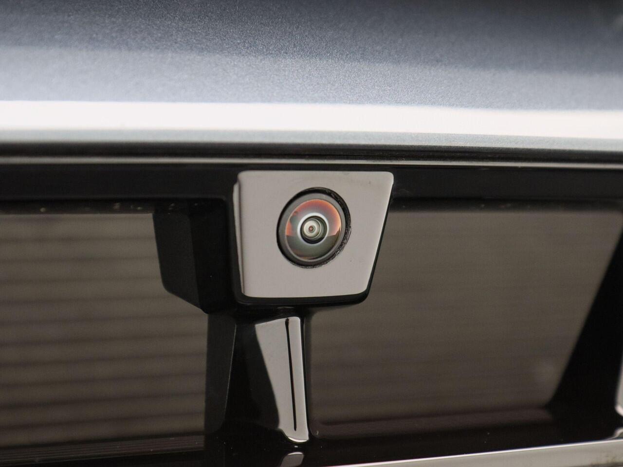 Cupra Formentor 1.5 TSi 204 Pk e-Hybrid Automaat Business | 360° Camera | Panorma Dak | Adaptive Cruise | Full LED | Privacy Glass | Elektrische Achterklep | 19 Inch | 40 Km!!