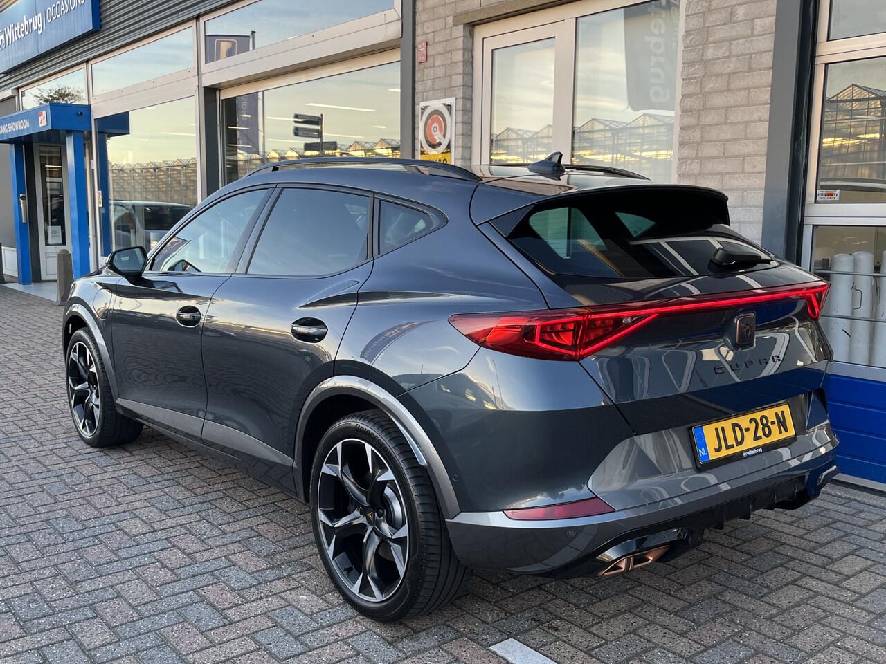 Cupra Formentor 1.4 e-Hybrid VZ Black Edition / AUTOMAAT/ 245PK/ LEDER/ 360 CAMERA/ PARK. SENSOREN/ RIJ-MODI/ STOEL-STUUR VERWARM./ KEYLESS/ ELEKTR. STOEL/ NAVI/ FULL LINK