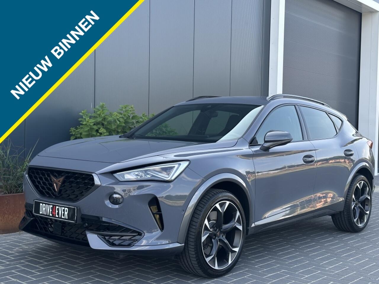 Cupra Formentor 2.0 TSI VZ 4DRIVE 310pk NIEUWSTAAT ACC ECC CAMERA SFEER NAVI PDC