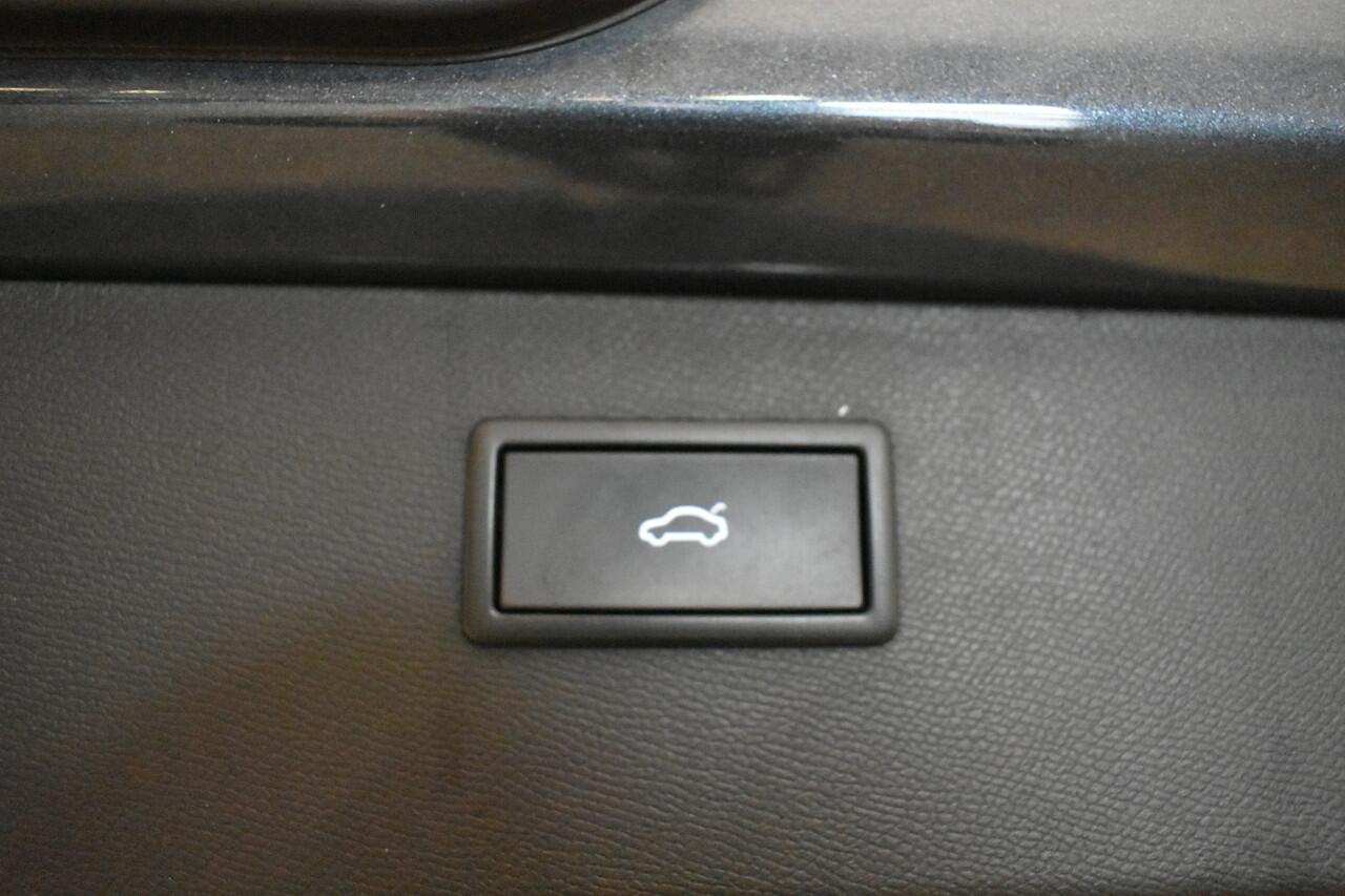 Cupra Formentor 1.4 e-Hybrid VZ 245PK SOH 99% EL aKlep Mem Sport Seats Camera Black Edition