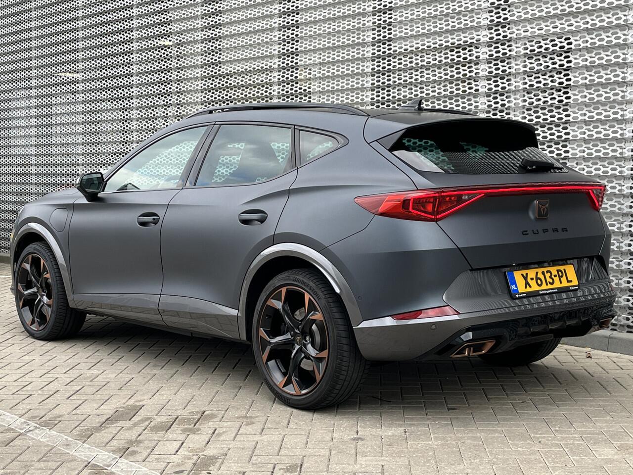 Cupra Formentor 1.4 e-Hybrid VZ Copper Edition / Pano / Navigatie / App connect / Leder / Stoelverwarming / Camera / Fabrieksgarantie 2028 /