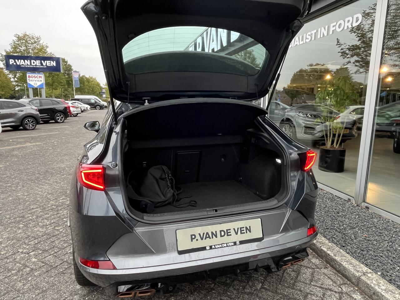 Cupra Formentor 1.4 e-Hybrid Performance 204pk/150kW DSG Automaat | Panodak | Driver Assistance Plus | Dynamic Chassis Control | Camera |