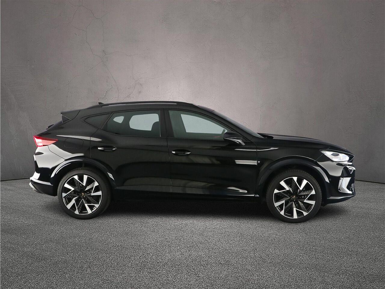 Cupra Formentor Business 1.5 TSI eHybrid 204pk DSG Automaat Panoramadak, Adaptive cruise control, Navigatie, Elektrische achterklep, 360 camera, Achteruitrijcamera, LED verlichting