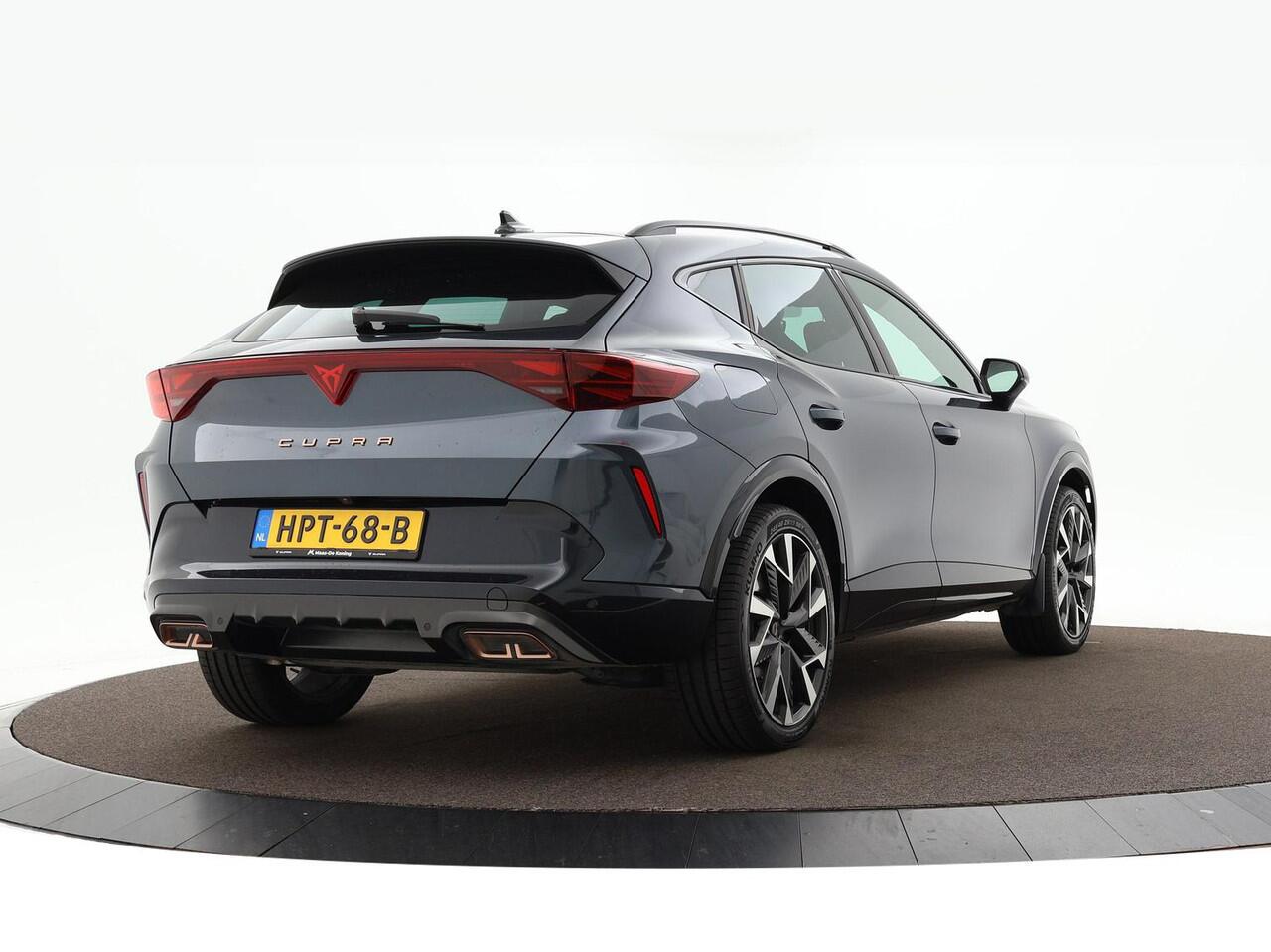 Cupra Formentor 1.5 Tsi 272pk DSG e-Hybrid VZ Performance · Apple/Android Car Play · Camera · Elek. Trekhaak · Elek. Achterklep · Elek. Bestuurdersstoel · 19'' Inch · Garantie t/m 26-01-2028 of 90.000km