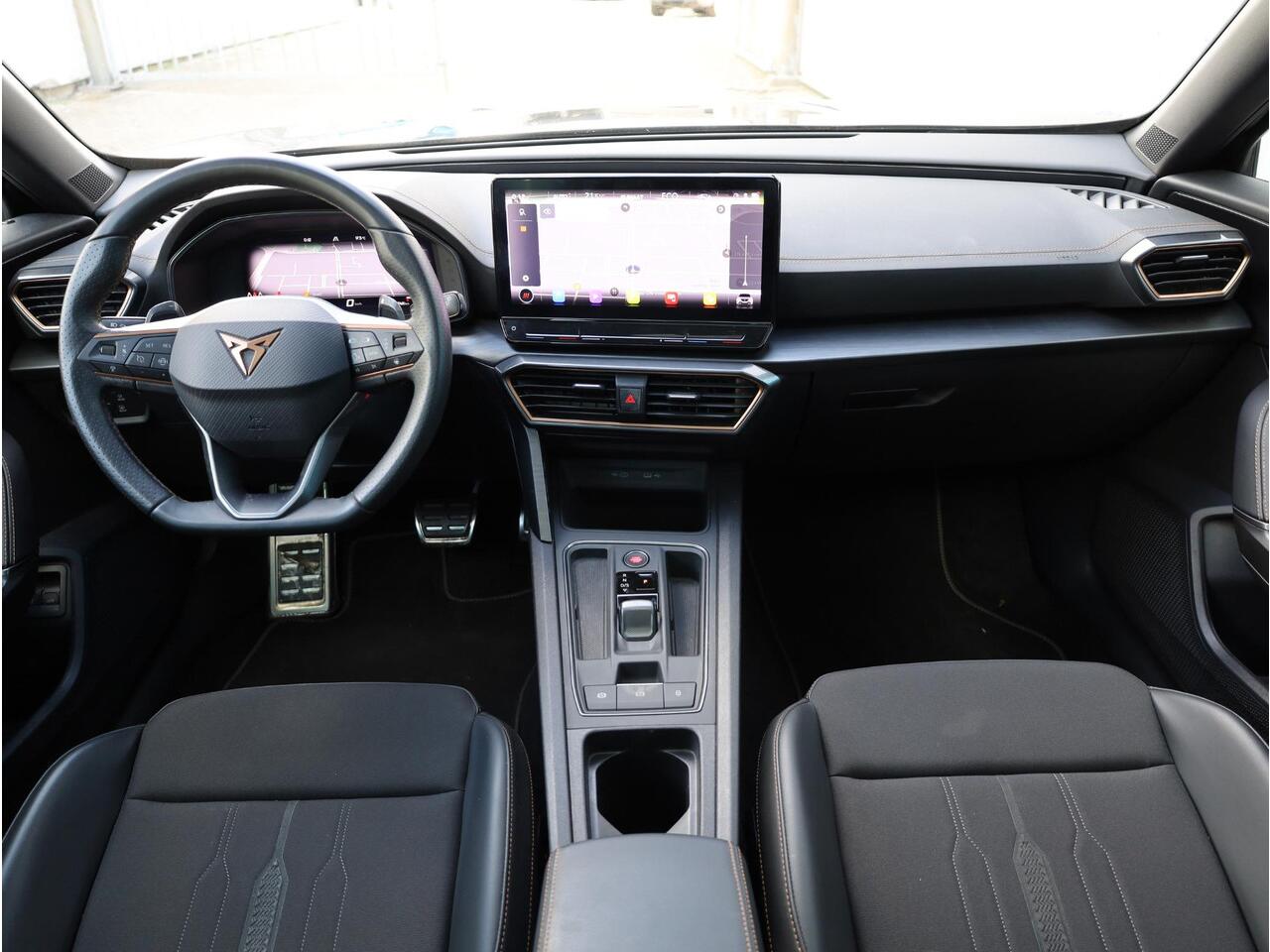 Cupra Formentor 1.4 e-Hybrid 245PK | Panodak | Keyless Go & Entry | Achteruitrijcamera | Elektrische kofferklep | DCC | 19"Inch |