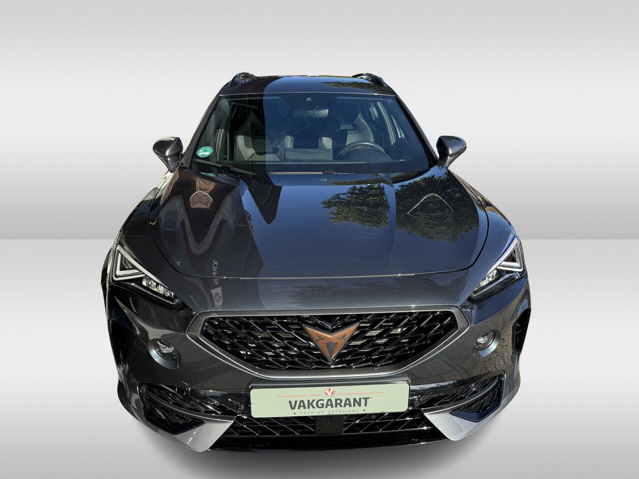 Cupra Formentor 1.4 e-Hybrid VZ Performance copper | 245 pk / 180Kw gecombineerd | elektrische trekhaak | verwarmde stoelen + stuurwiel | half leder bekleding | Apple Carplay/Android Auto |