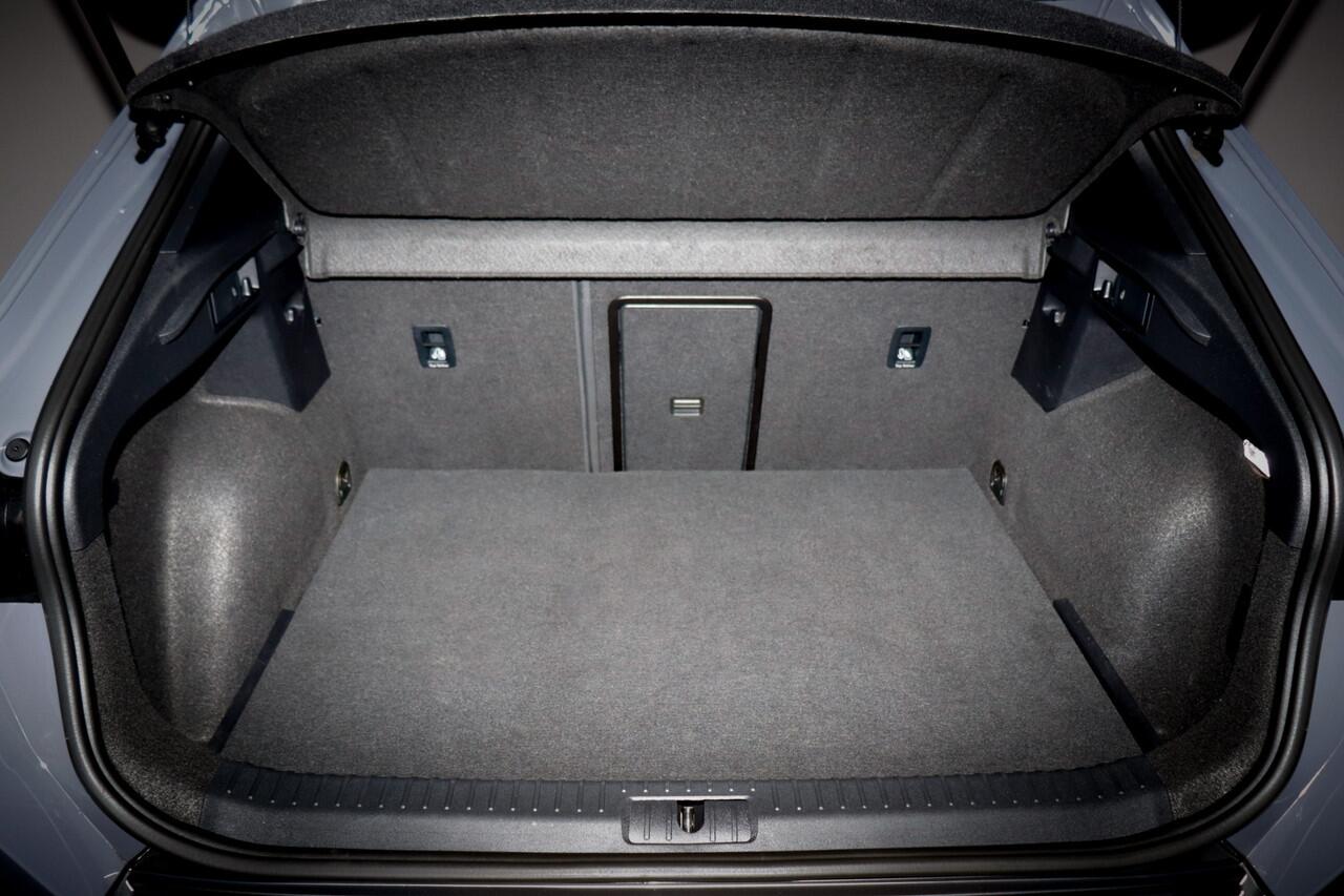 Cupra Formentor 1.4 e-Hybrid VZ Copper Edition FULL LED | CAMERA | SPORTSTOELEN | STUUR+STOELVERW | ACC | SFEERVERLICHTING | CARPLAY | LMV 19''