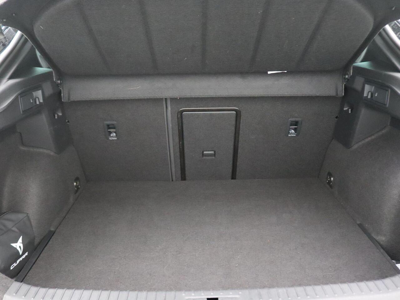 Cupra Formentor 1.4 e-Hybrid VZ Performance 245PK DSG panoramadak, keyless, dodehoek assistent, achteruitrijcamera, 19" lichtmetaal