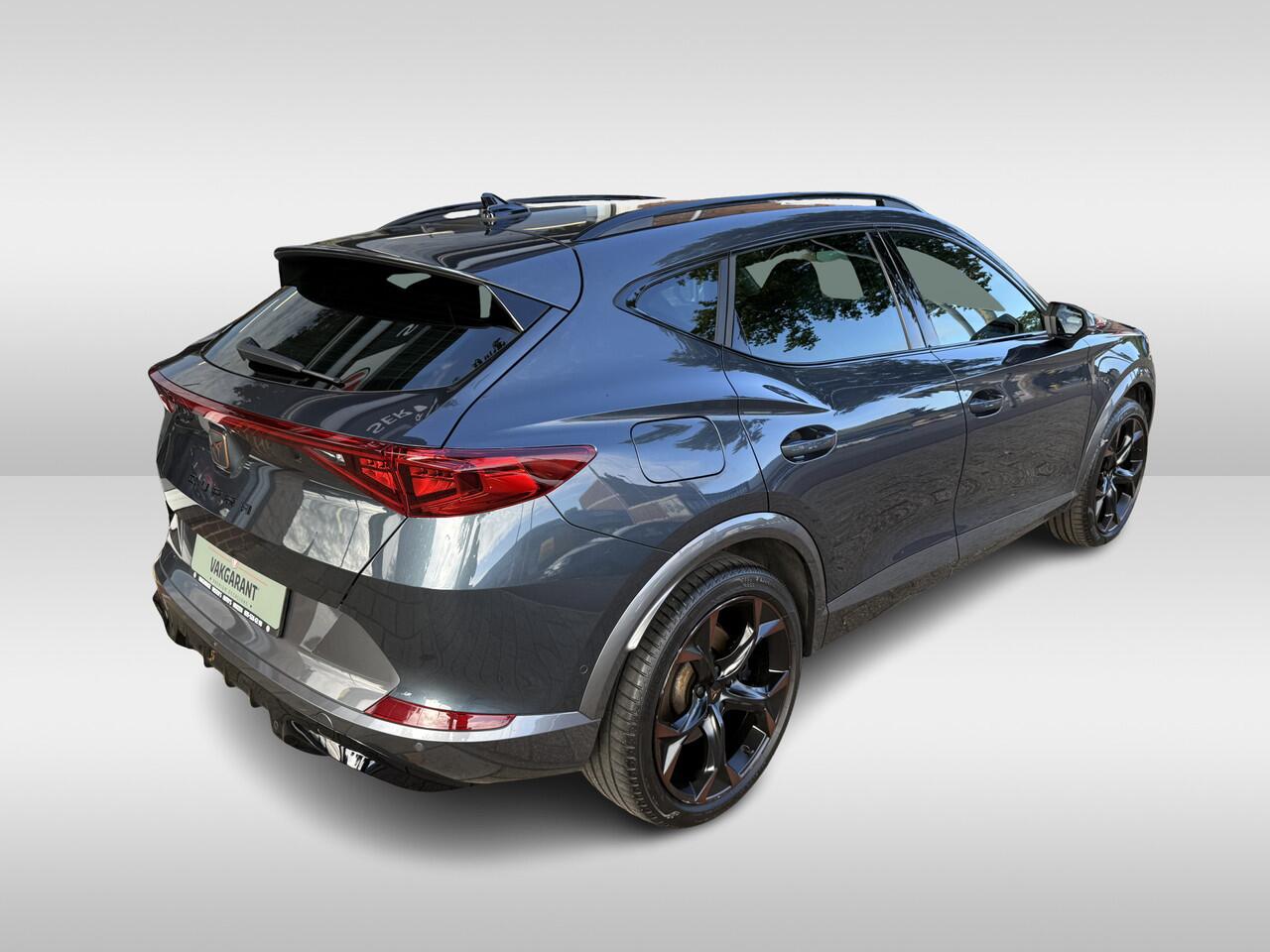 Cupra Formentor 1.4 e-Hybrid VZ Performance copper | 245 pk / 180Kw gecombineerd | elektrische trekhaak | verwarmde stoelen + stuurwiel | half leder bekleding | Apple Carplay/Android Auto |