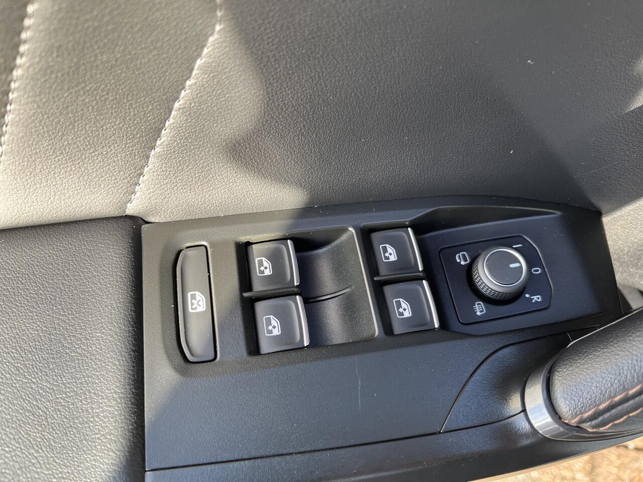 Cupra Formentor 1.4 e-Hybrid VZ Performance / AUTOMAAT/ PANO/ 245 PK/ ELEK.KLEP/ TREKHAAK/ MEMORY SEAT/ PARK.SENSOR.V+A/ 360 CAMERA/ STUUR+STOEL VERWARM./ ACC/ FULL LINK/ DODE HOEK/ DAB/ NAVI/ LED/ RIJ-MODI/ ISOFIX